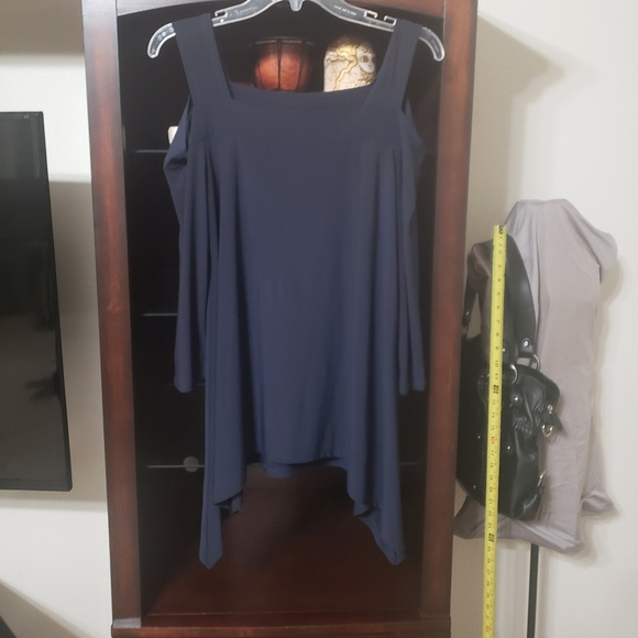 Flowy cold shoulder swing tunic - Picture 2 of 7